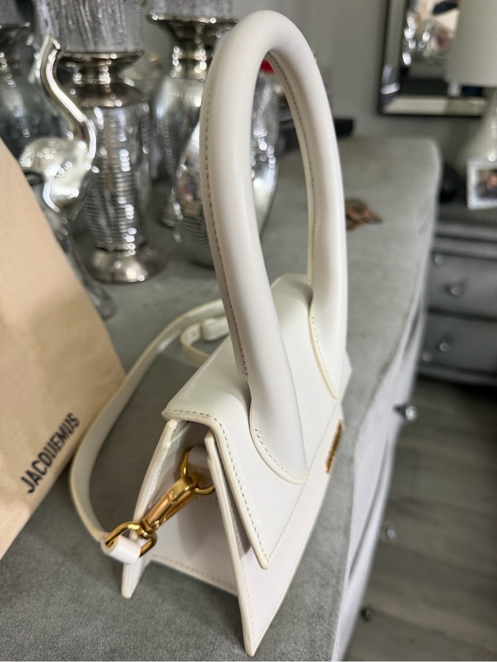 Jacquemus White Mini Le Chiquito Top-Handle Bag with Gold Logo - Picture 3 of 6